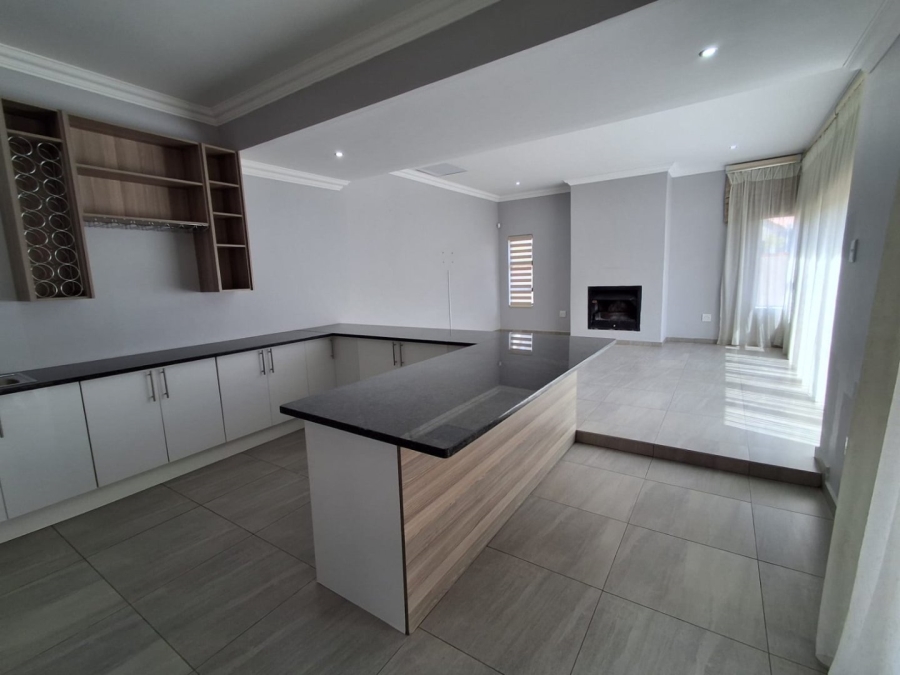 5 Bedroom Property for Sale in Wild Olive Estate Free State